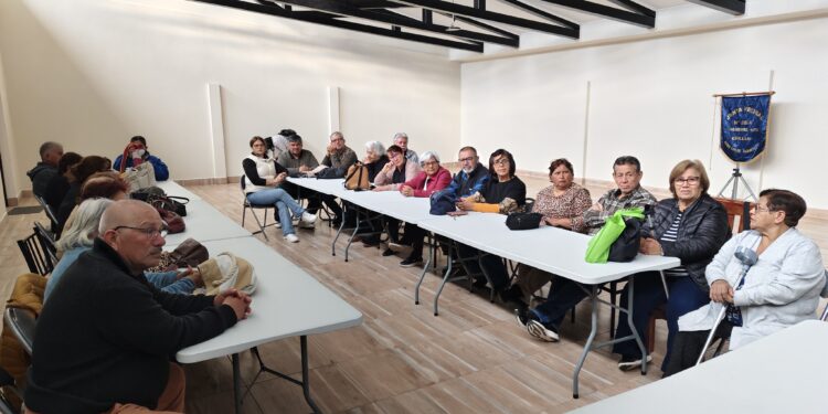 Comunidad del Barrio Luis Cruz Martínez expone problemática por cortes de luz
