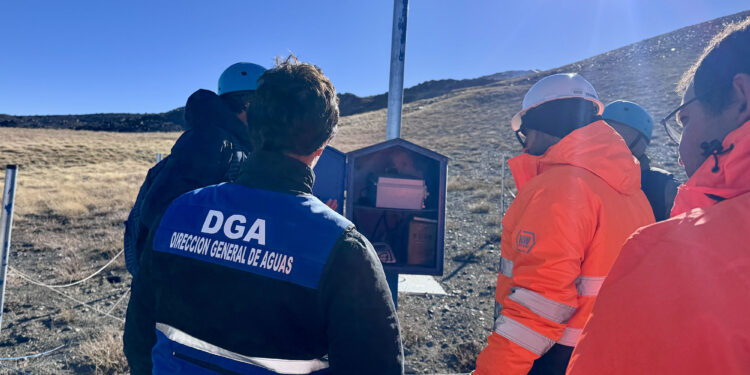 A más de 2 mil metros de altura: DGA refuerza vigilancia de nieve y caudales para anticipar emergencias
