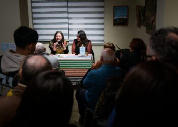 “Siembra de Cristal”: el debut literario de Consuelo Ferrer rescata la memoria obrera e industrial de Chile