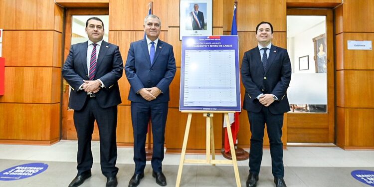 Autoridades entregan detalles del Plan Nacional de Ordenamiento y Retiro de Cables en Ñuble