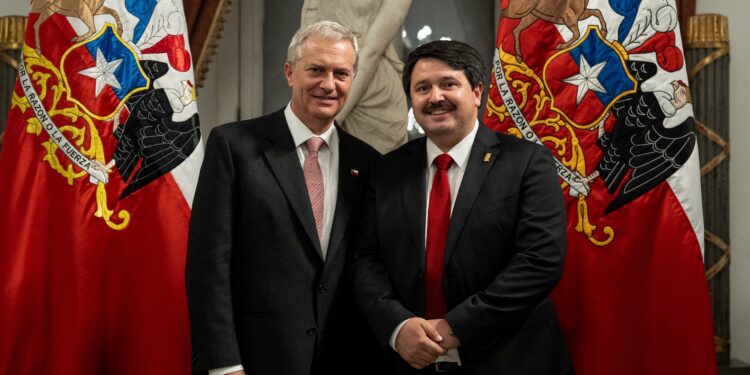Alcalde de El Carmen plantea necesidades clave al Presidente Kast para la comuna y región