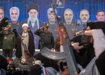 Cómo la Guardia Revolucionaria Islámica ha reforzado su control de Irán tras los ataques de EE.UU. e Israel