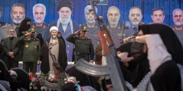 Cómo la Guardia Revolucionaria Islámica ha reforzado su control de Irán tras los ataques de EE.UU. e Israel