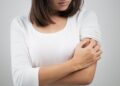 Dolor crónico y sin causa visible: por qué la fibromialgia afecta más a mujeres entre los 30 y 60 años