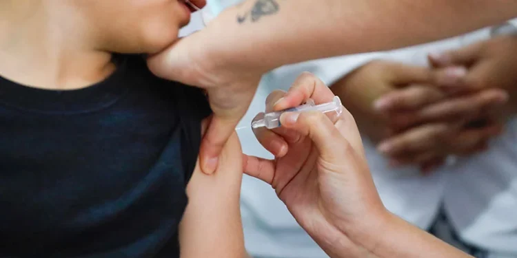 Vacunación contra la influenza alcanza 85% en establecimientos escolares