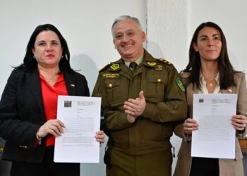 Ministerios de Educación y Seguridad Pública firman convenio con Carabineros para fortalecer la seguridad en colegios