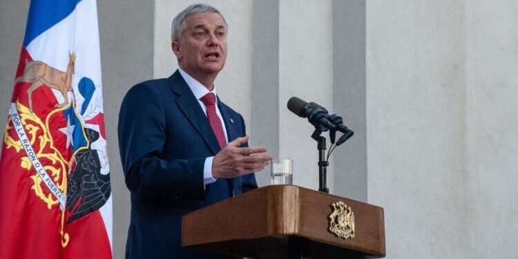 Gobierno designa a nuevos embajadores en seis países: hay diplomáticos de carrera y exparlamentarios